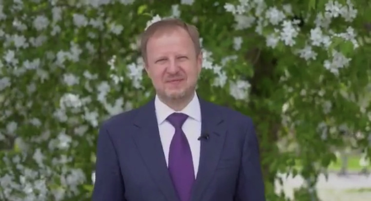 Видеопоздравление от губернатора Алтайского края В.П. Томенко.
